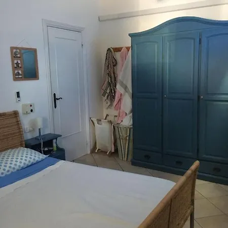 Casa de Férias Vera Trifamigliare Con Ingresso Diretto 20 Mt Al Mare Clima Wi-fi Bbq Cala Liberotto