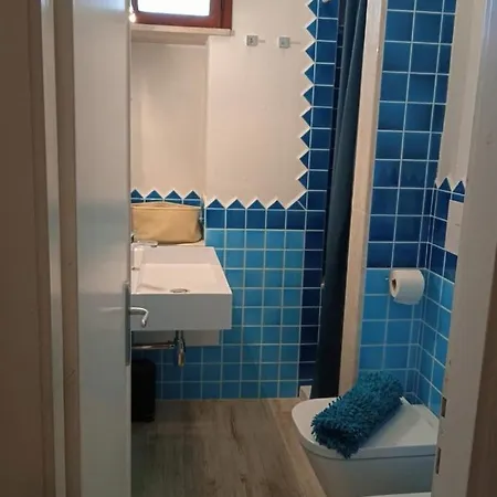 Casa de Férias Vera Trifamigliare Con Ingresso Diretto 20 Mt Al Mare Clima Wi-fi Bbq *