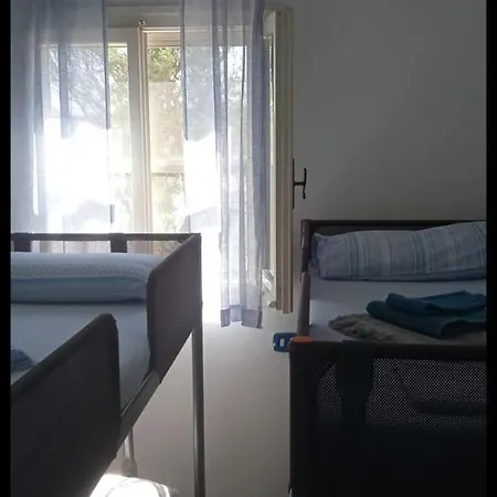 Casa de Férias Vera Trifamigliare Con Ingresso Diretto 20 Mt Al Mare Clima Wi-fi Bbq *