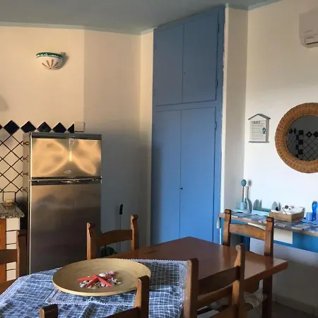 Casa Cristina Appartamento In Villa Trifamiliare A 20 Mt Dalla Spiaggia Clima Wi-Fi Bbq *