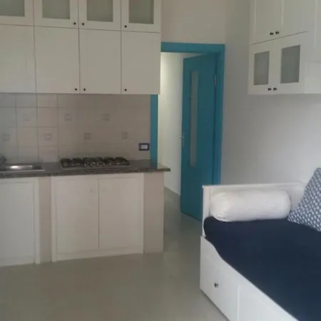 Semesterbostad Vera Trifamigliare Con Ingresso Diretto 20 Mt Al Mare Clima Wi-fi Bbq *