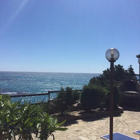Vera Trifamigliare Con Ingresso Diretto 20 Mt Al Mare Clima Wi-fi Bbq Semesterbostad Cala Liberotto