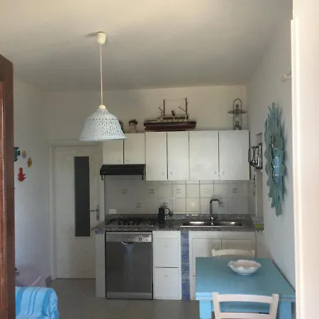 Semesterbostad Vera Trifamigliare Con Ingresso Diretto 20 Mt Al Mare Clima Wi-fi Bbq *