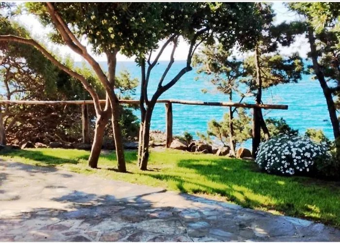 Vera Trifamigliare Con Ingresso Diretto 20 Mt Al Mare Clima Wi-fi Bbq Nyaraló Cala Liberotto