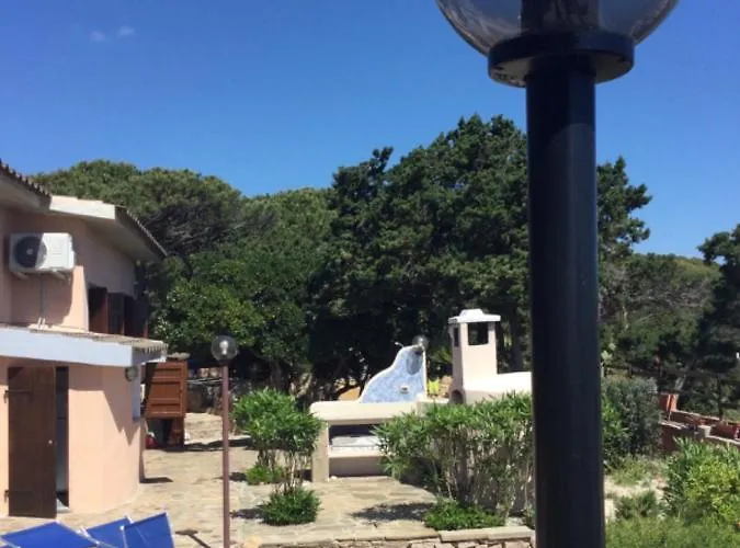 Vera Trifamigliare Con Ingresso Diretto 20 Mt Al Mare Clima Wi-fi Bbq Nyaraló Cala Liberotto